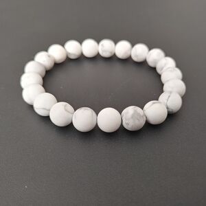 New White Howlite Healing Gemstone/Crystal Bracelet